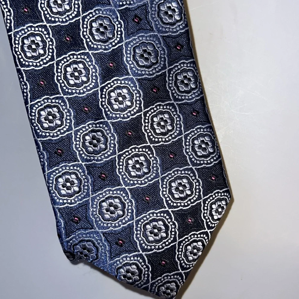 Vintage Valentino Ferrel Italy Tie 60+